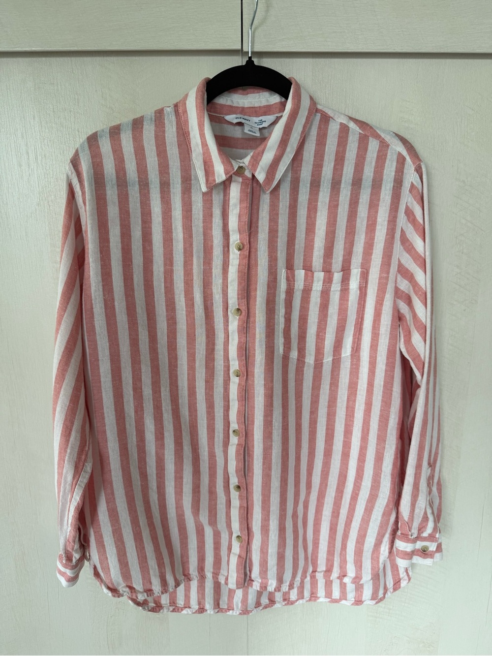 Old Navy Women’s Boyfriend Shirt – Pink & White Striped Button-Down, Size Medium